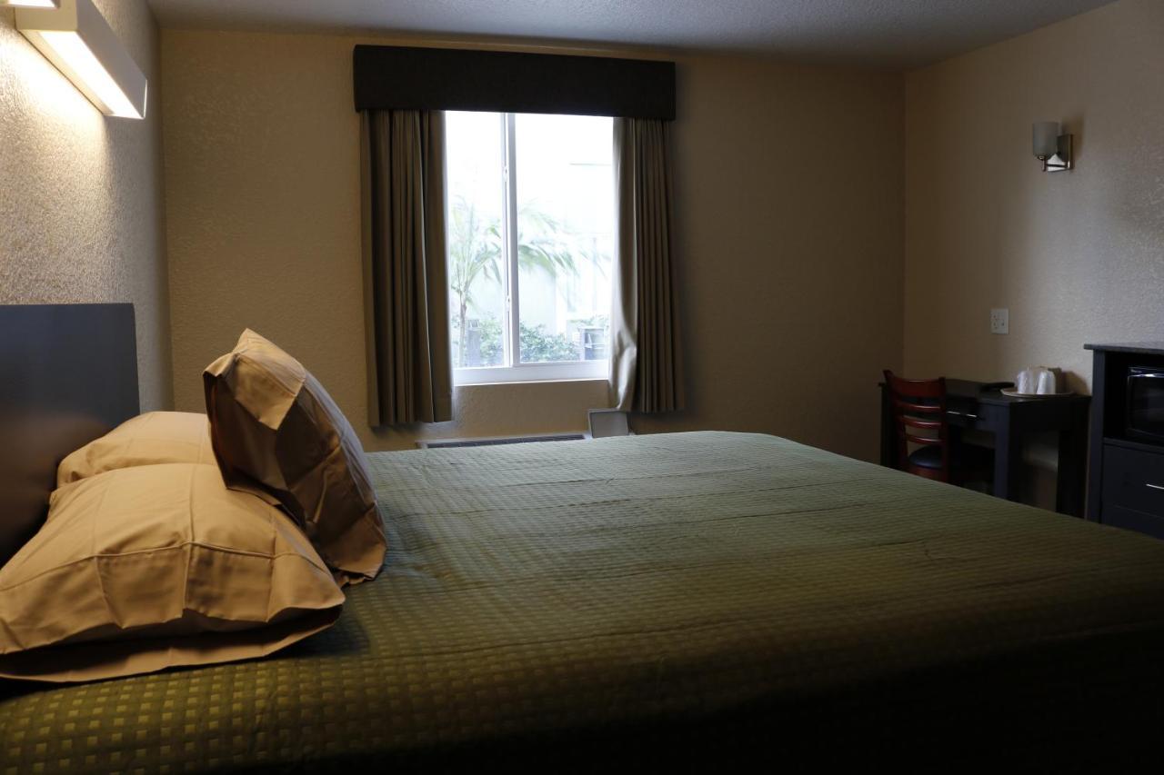 Pioneer Inn Royal Palm Beach Esterno foto